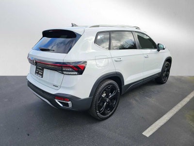 2025 Volkswagen Taos SEL 4MOTION