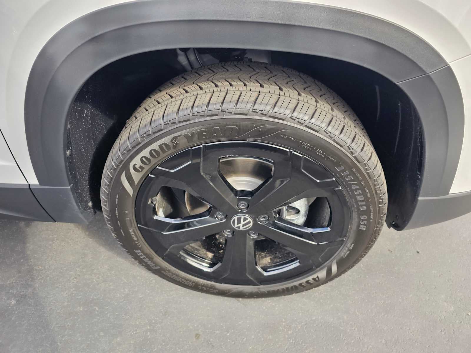 2025 Volkswagen Taos SEL 4MOTION