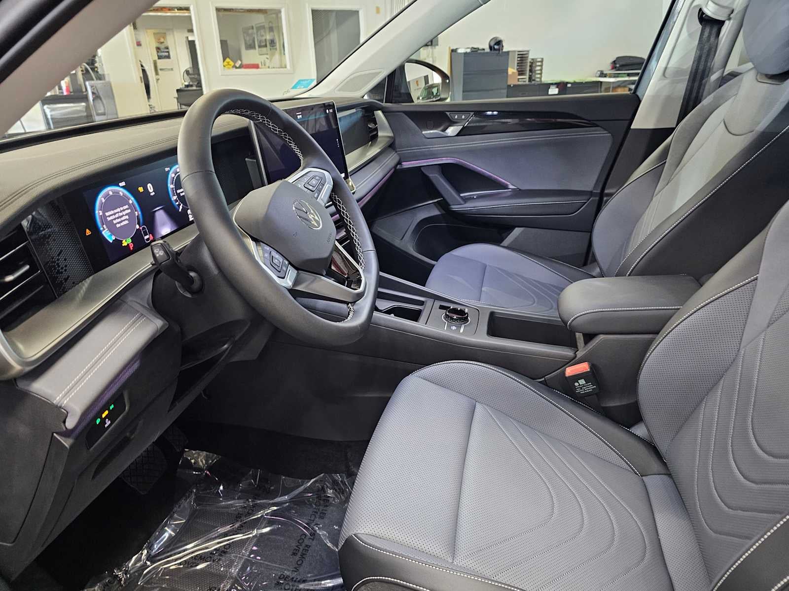 2025 Volkswagen Tiguan 2.0T SE FWD