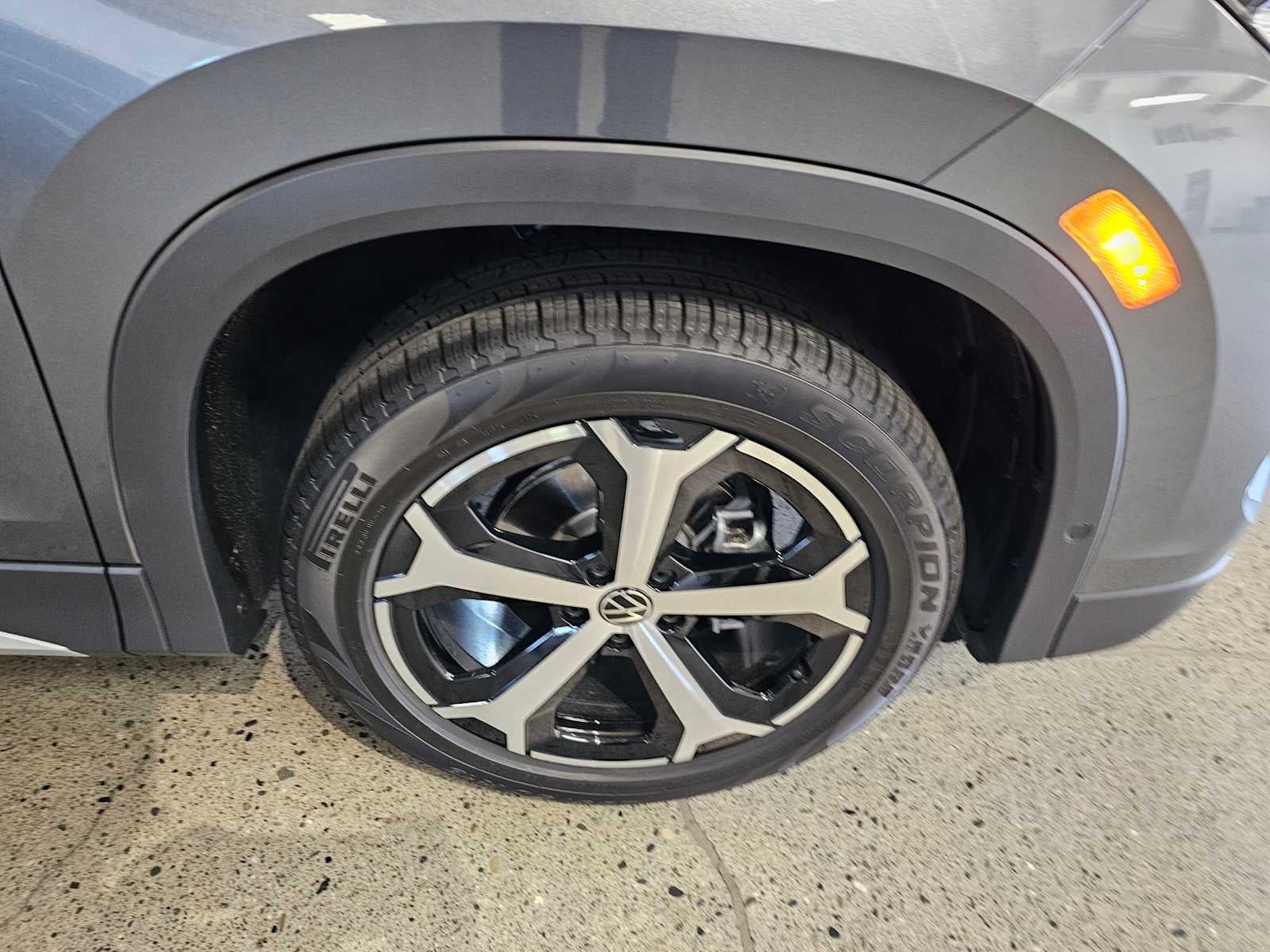 2025 Volkswagen Tiguan 2.0T SE FWD