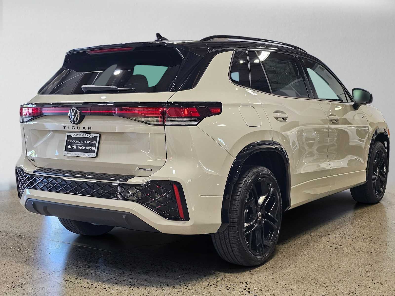 2026 Volkswagen Tiguan SE R-Line Black