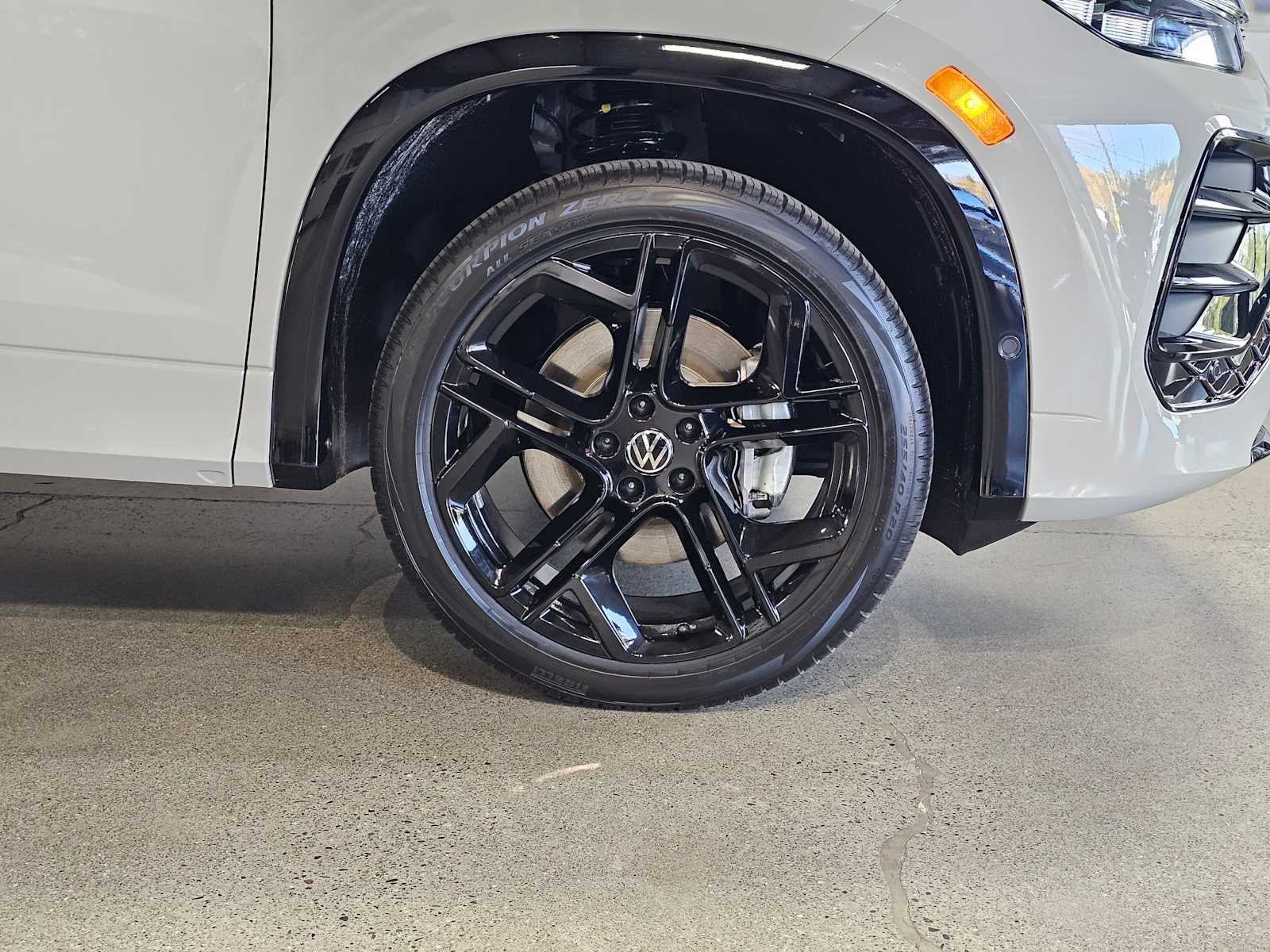 2026 Volkswagen Tiguan 2.0T SE R-Line Black 4MOTION