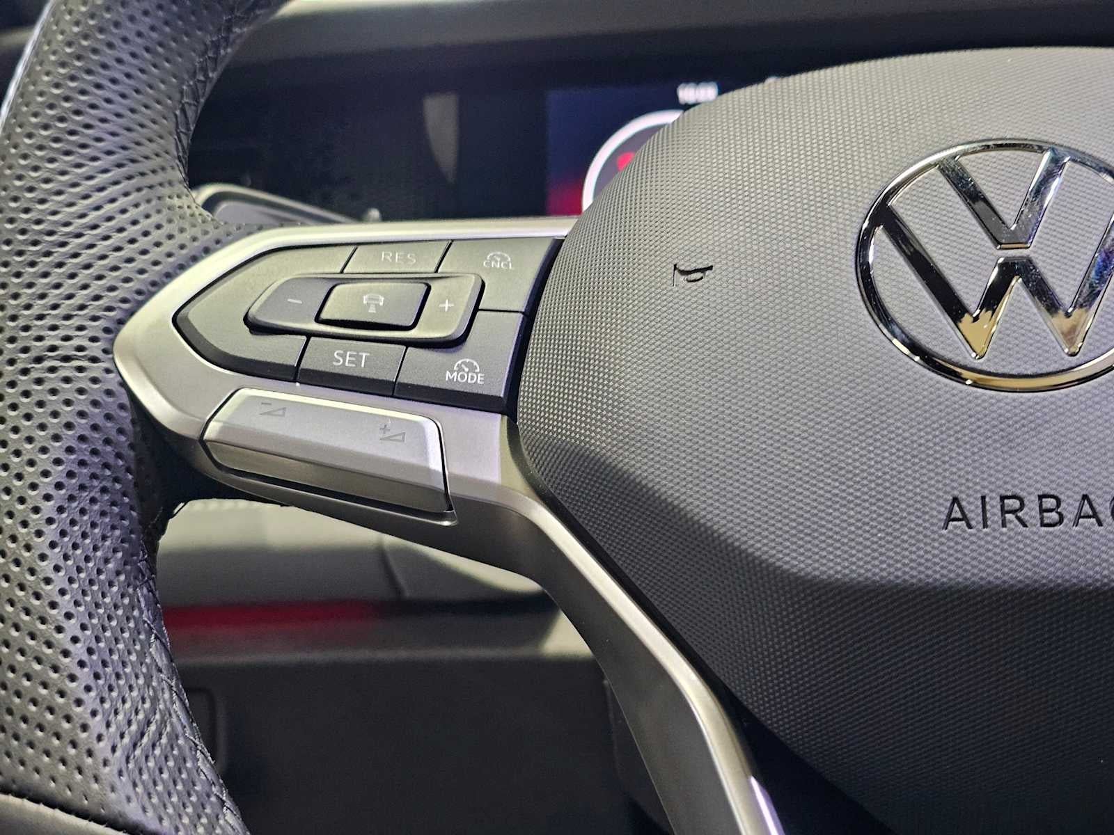 2026 Volkswagen Tiguan 2.0T SE R-Line Black 4MOTION