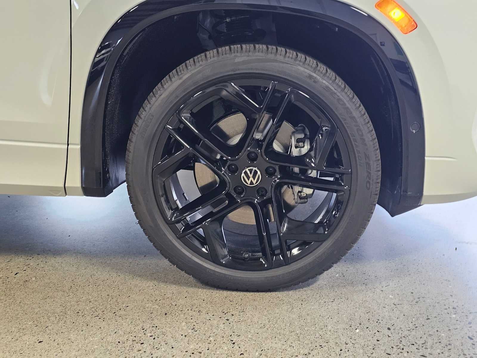 2026 Volkswagen Tiguan 2.0T SE R-Line Black 4MOTION