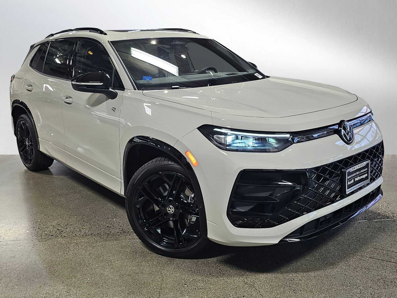 2026 Volkswagen Tiguan 2.0T SE R-Line Black 4MOTION