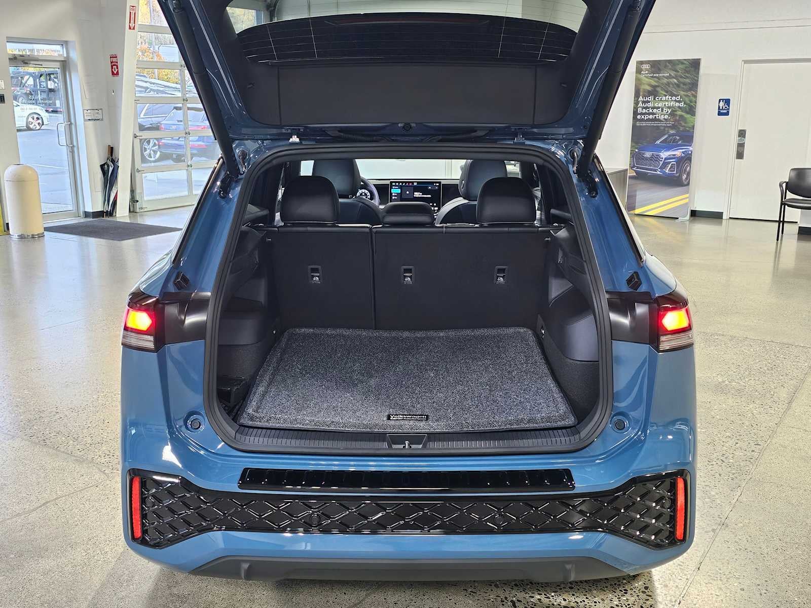 2026 Volkswagen Tiguan 2.0T SE R-Line Black 4MOTION