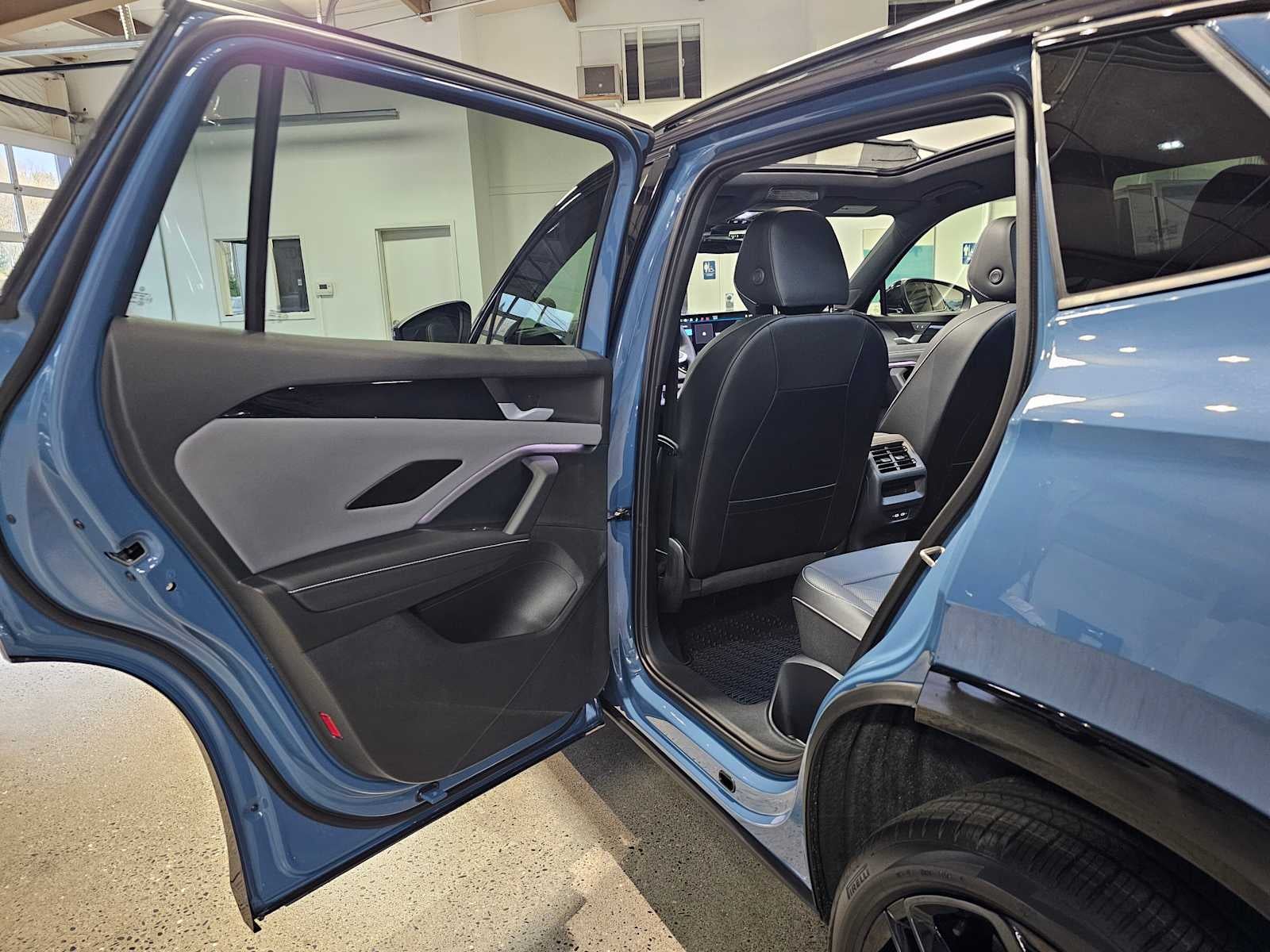 2026 Volkswagen Tiguan 2.0T SE R-Line Black 4MOTION