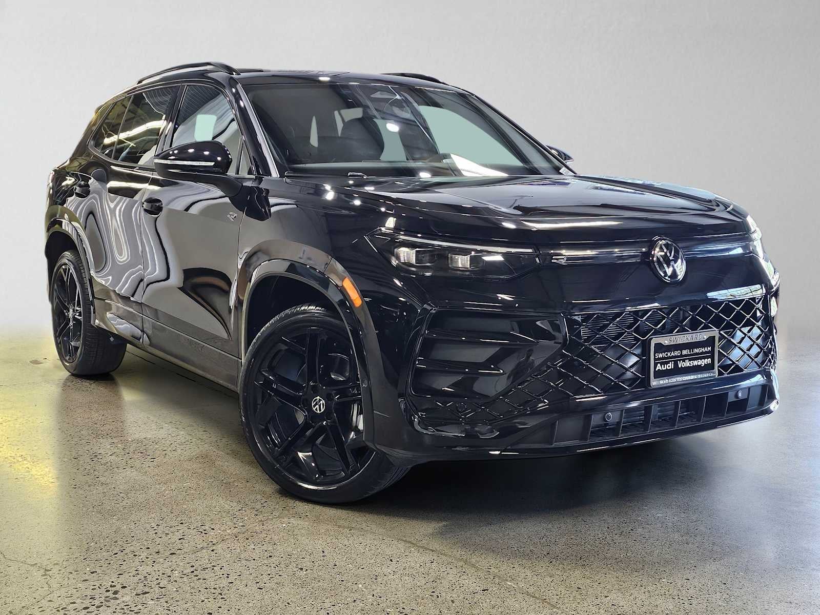 2026 Volkswagen Tiguan SE R-Line Black