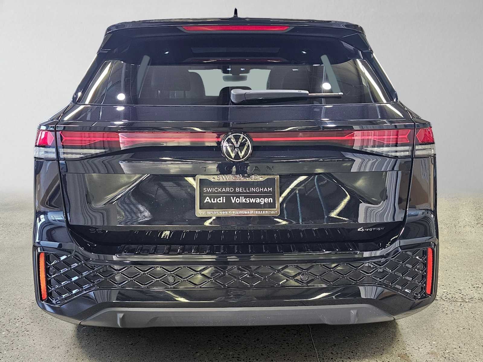 2026 Volkswagen Tiguan SE R-Line Black