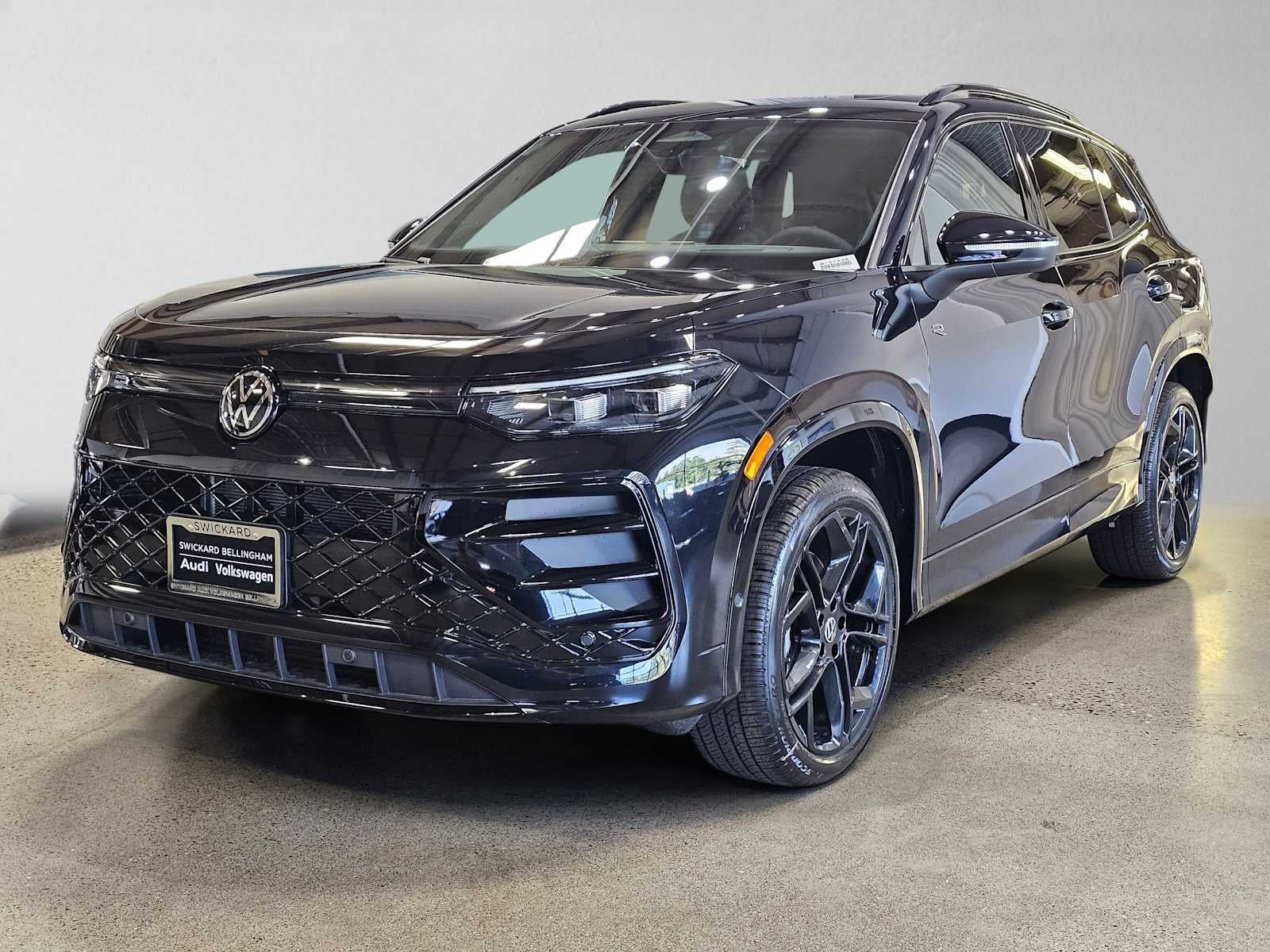 2026 Volkswagen Tiguan SE R-Line Black