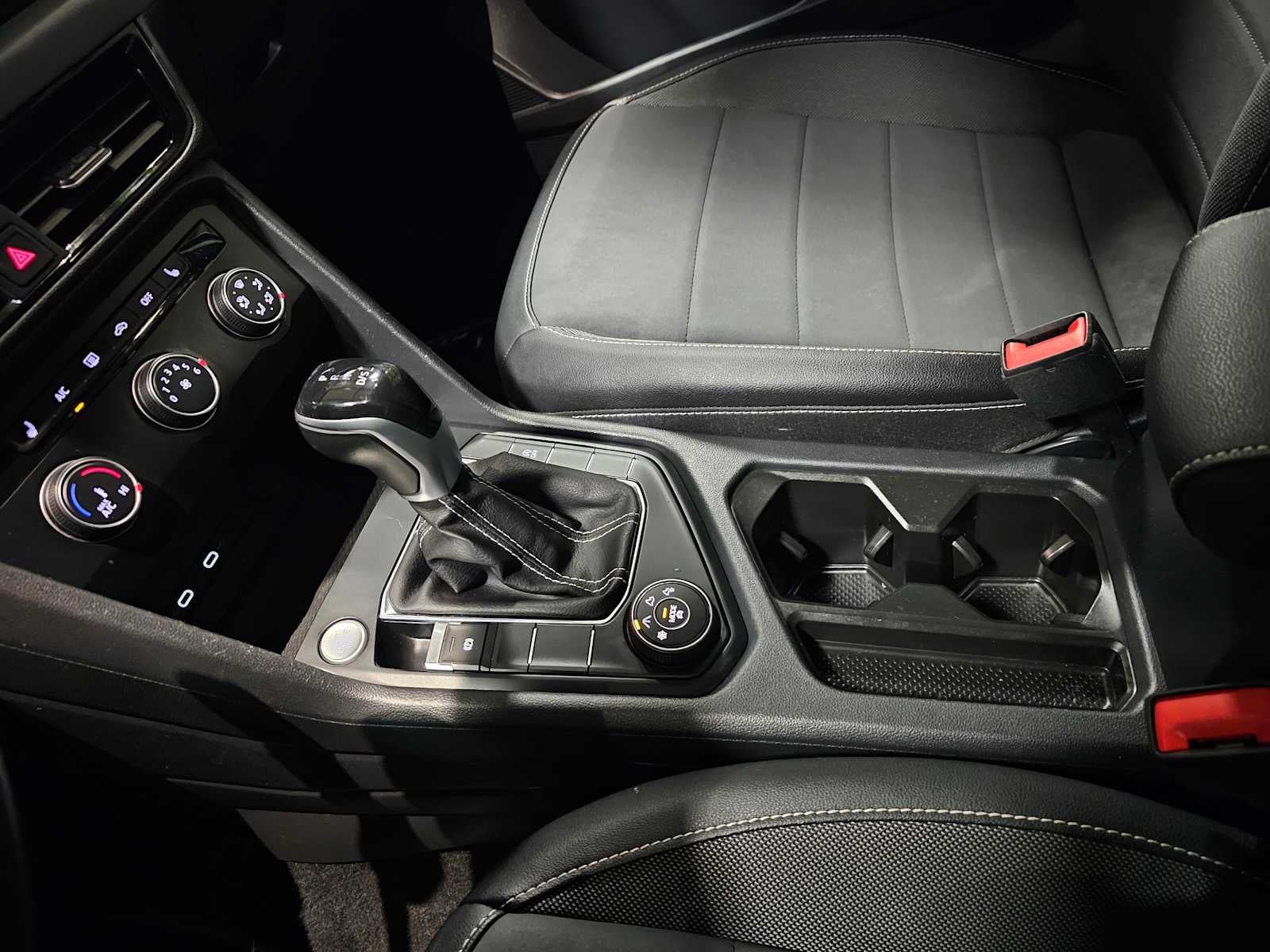 2022 Volkswagen Taos SE 4MOTION