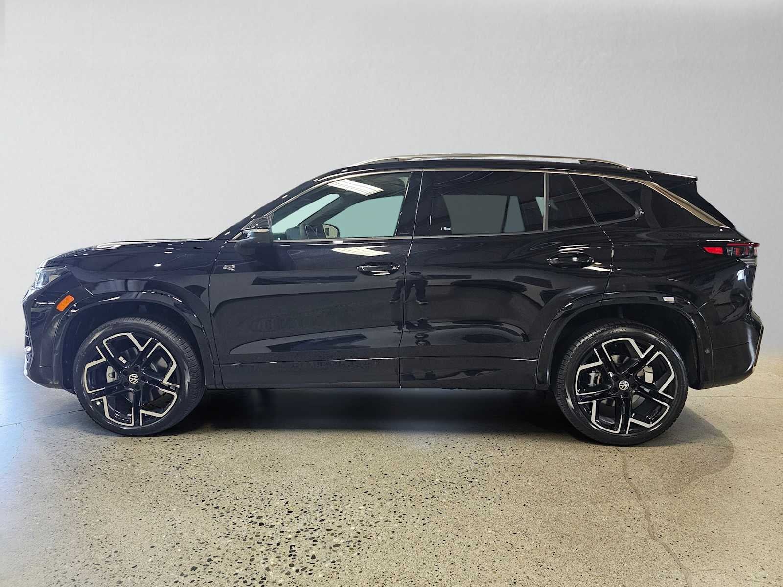 2026 Volkswagen Tiguan SEL R-Line Turbo 4MOTION