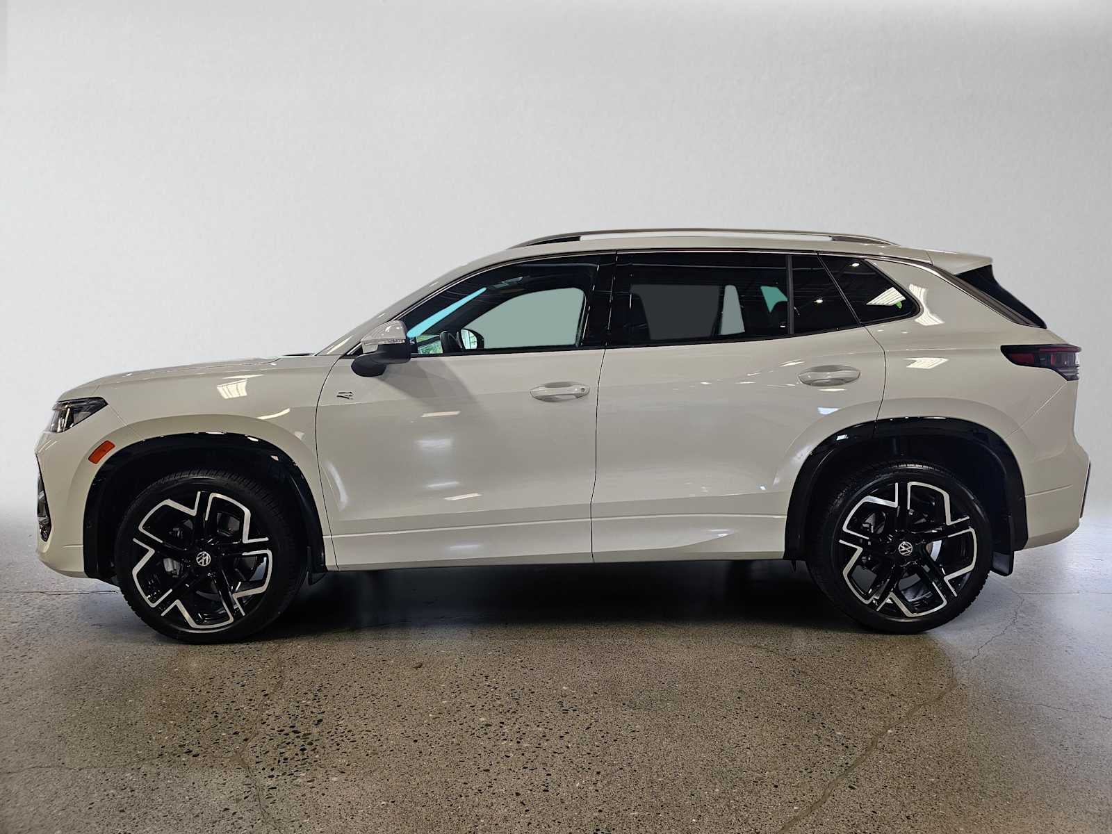 2026 Volkswagen Tiguan SEL R-Line Turbo 4MOTION