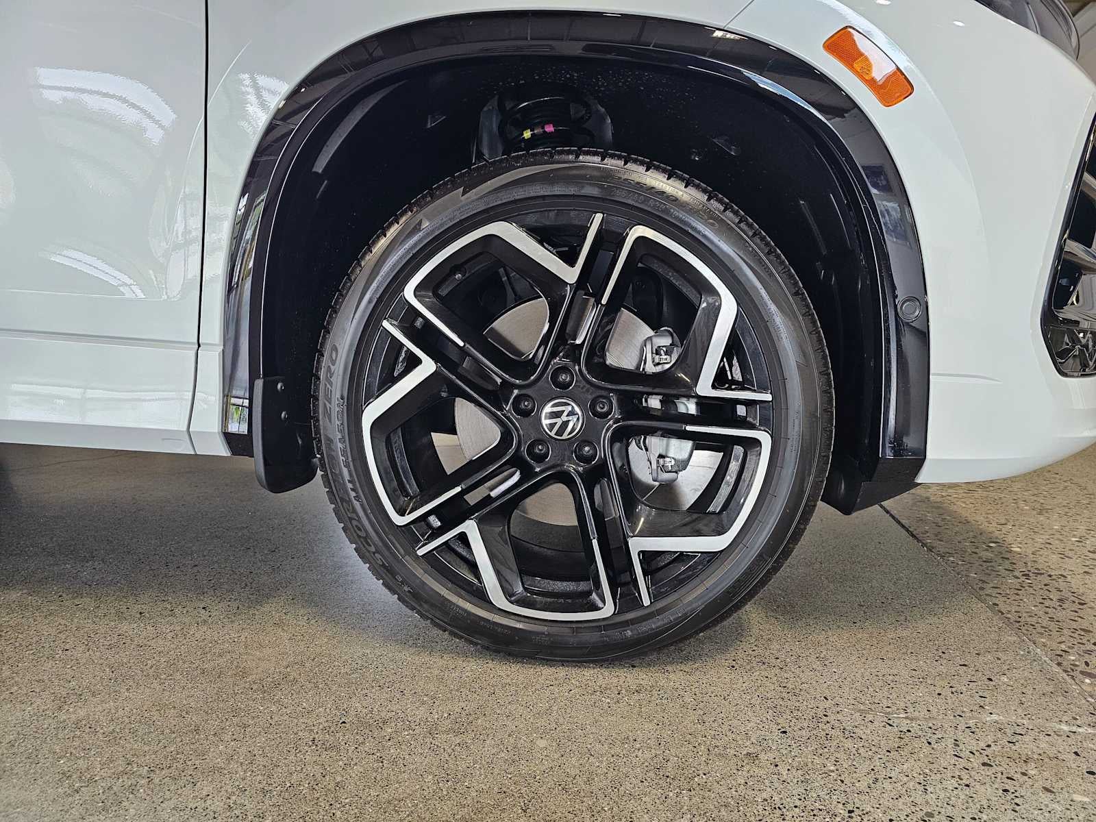 2026 Volkswagen Tiguan SEL R-Line Turbo 4MOTION