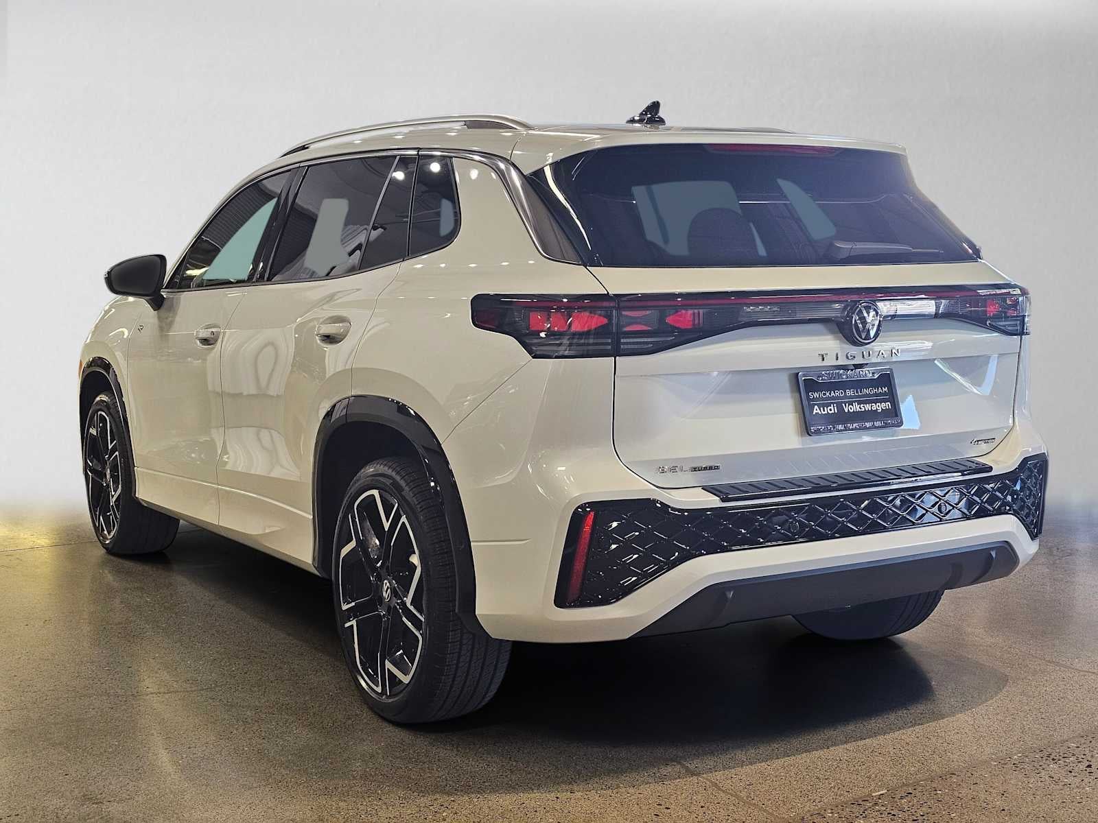 2026 Volkswagen Tiguan SEL R-Line Turbo 4MOTION