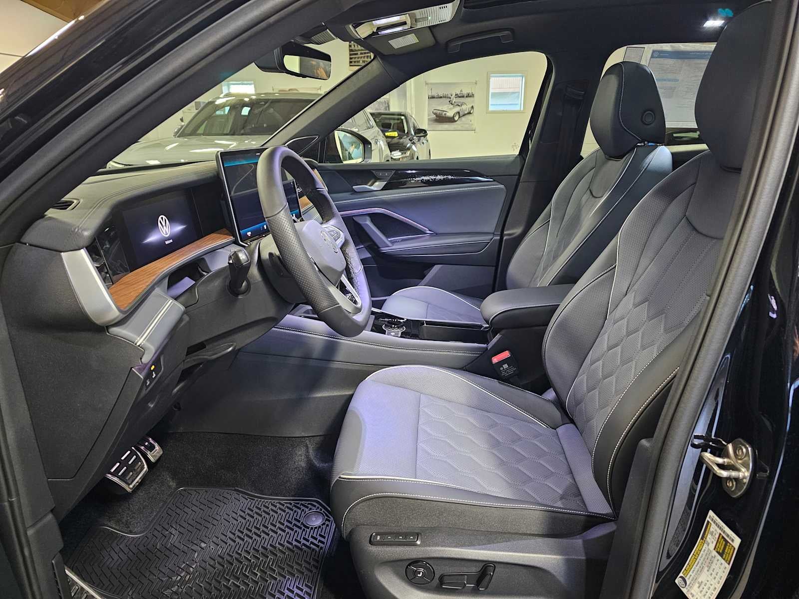 2026 Volkswagen Tiguan 2.0T SEL R-Line Turbo 4MOTION