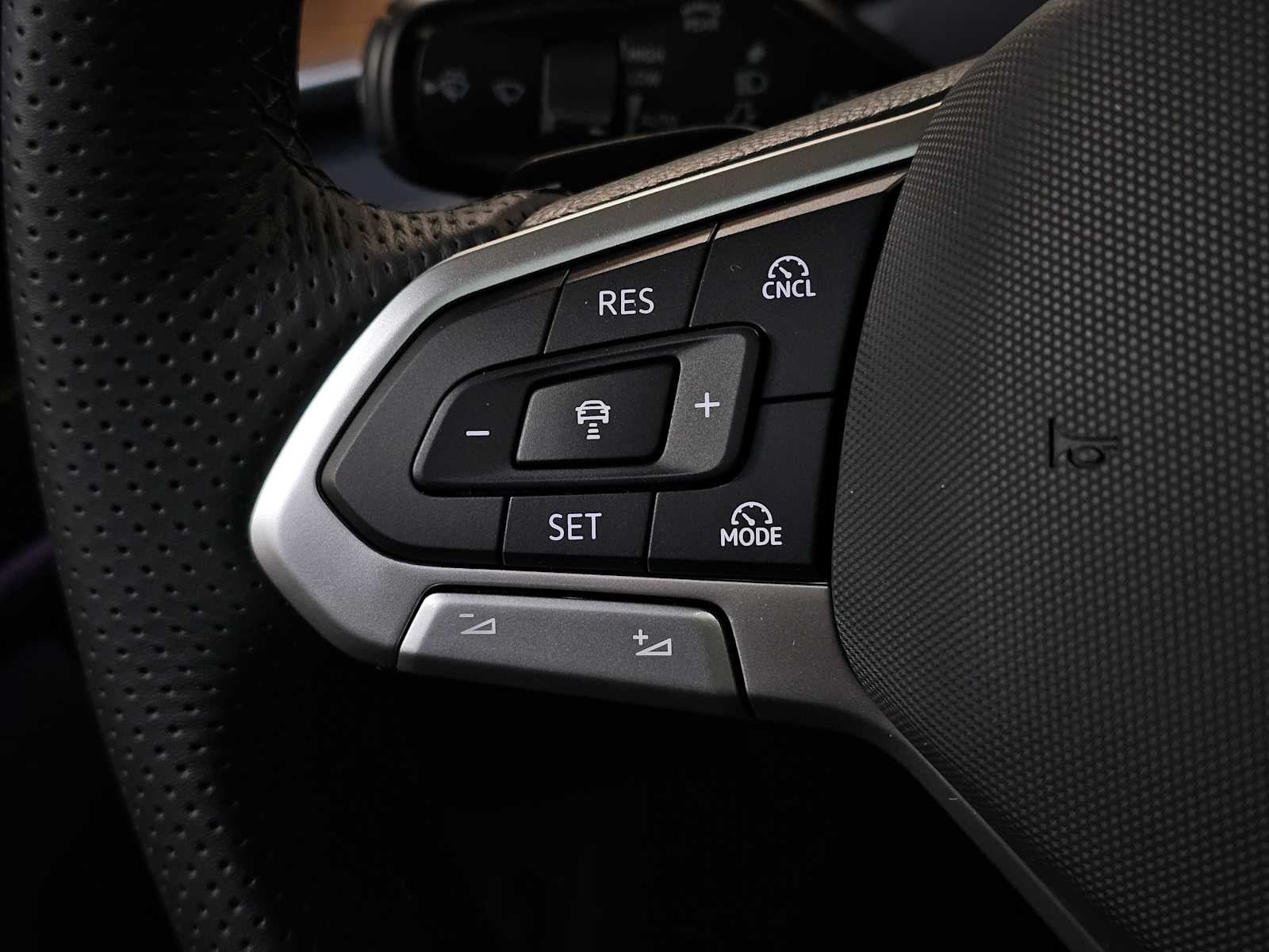 2026 Volkswagen Tiguan 2.0T SEL R-Line Turbo 4MOTION