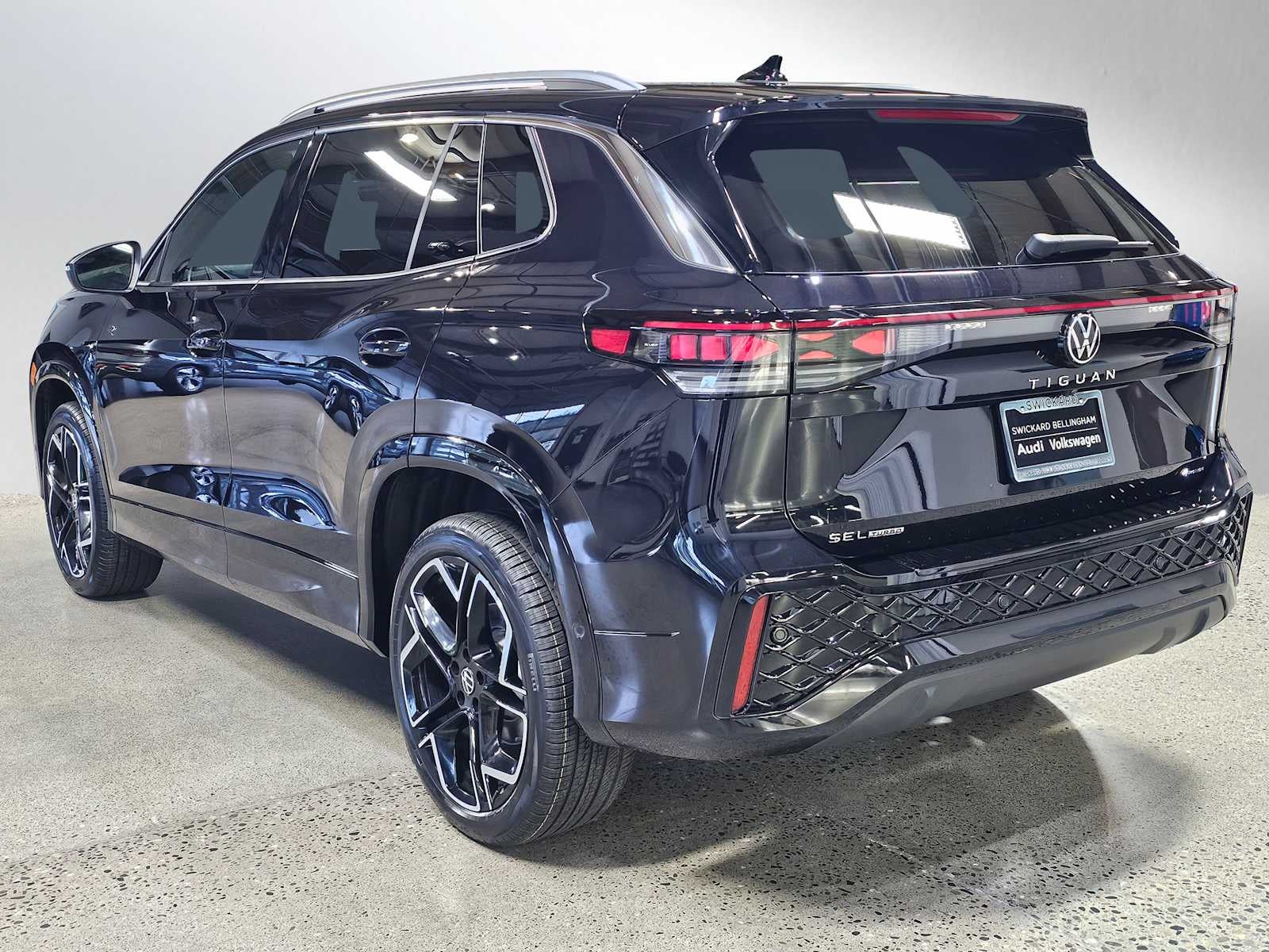 2026 Volkswagen Tiguan 2.0T SEL R-Line Turbo 4MOTION