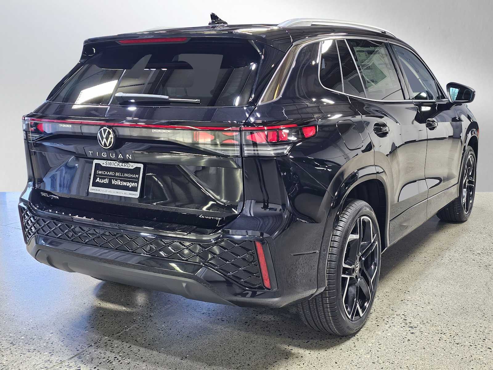 2026 Volkswagen Tiguan 2.0T SEL R-Line Turbo 4MOTION