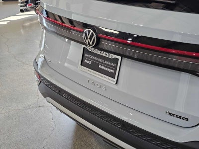 2025 Volkswagen Taos SE 4MOTION