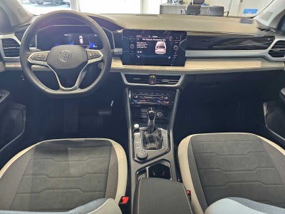 2025 Volkswagen Taos SE 4MOTION