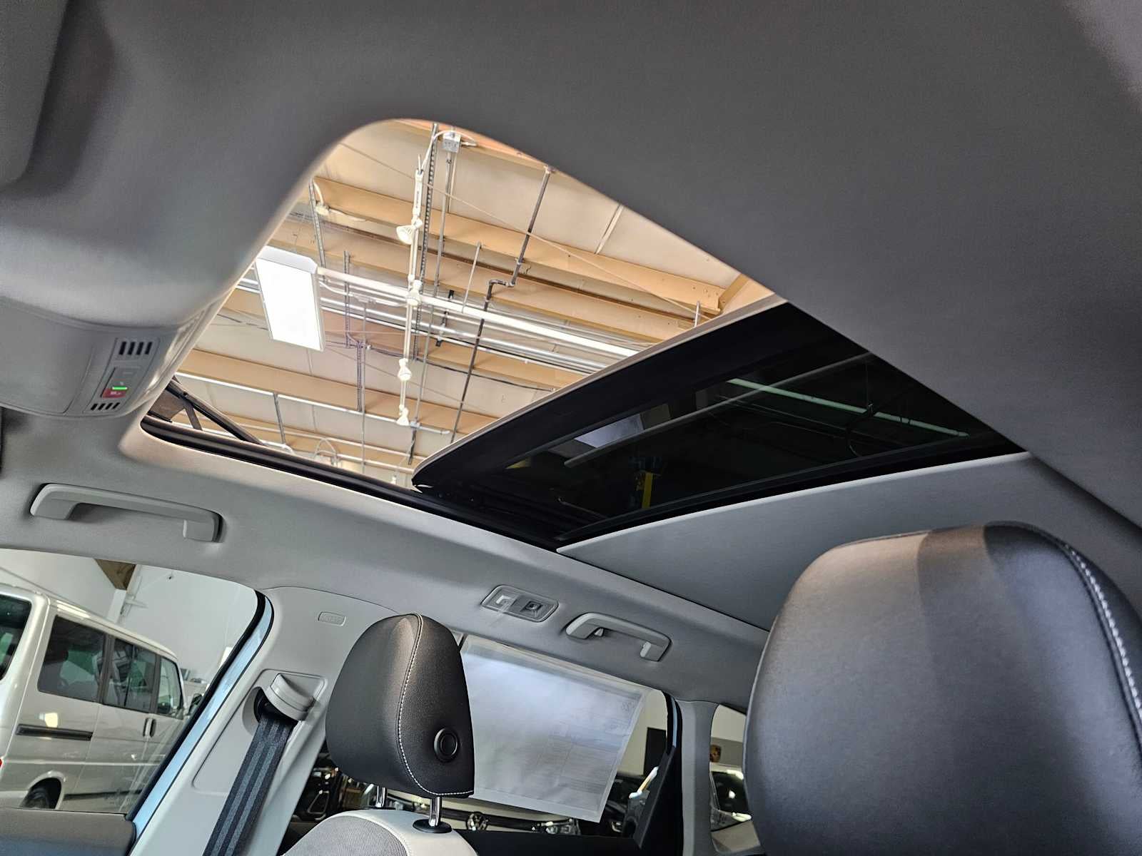 2025 Volkswagen Taos SE 4MOTION