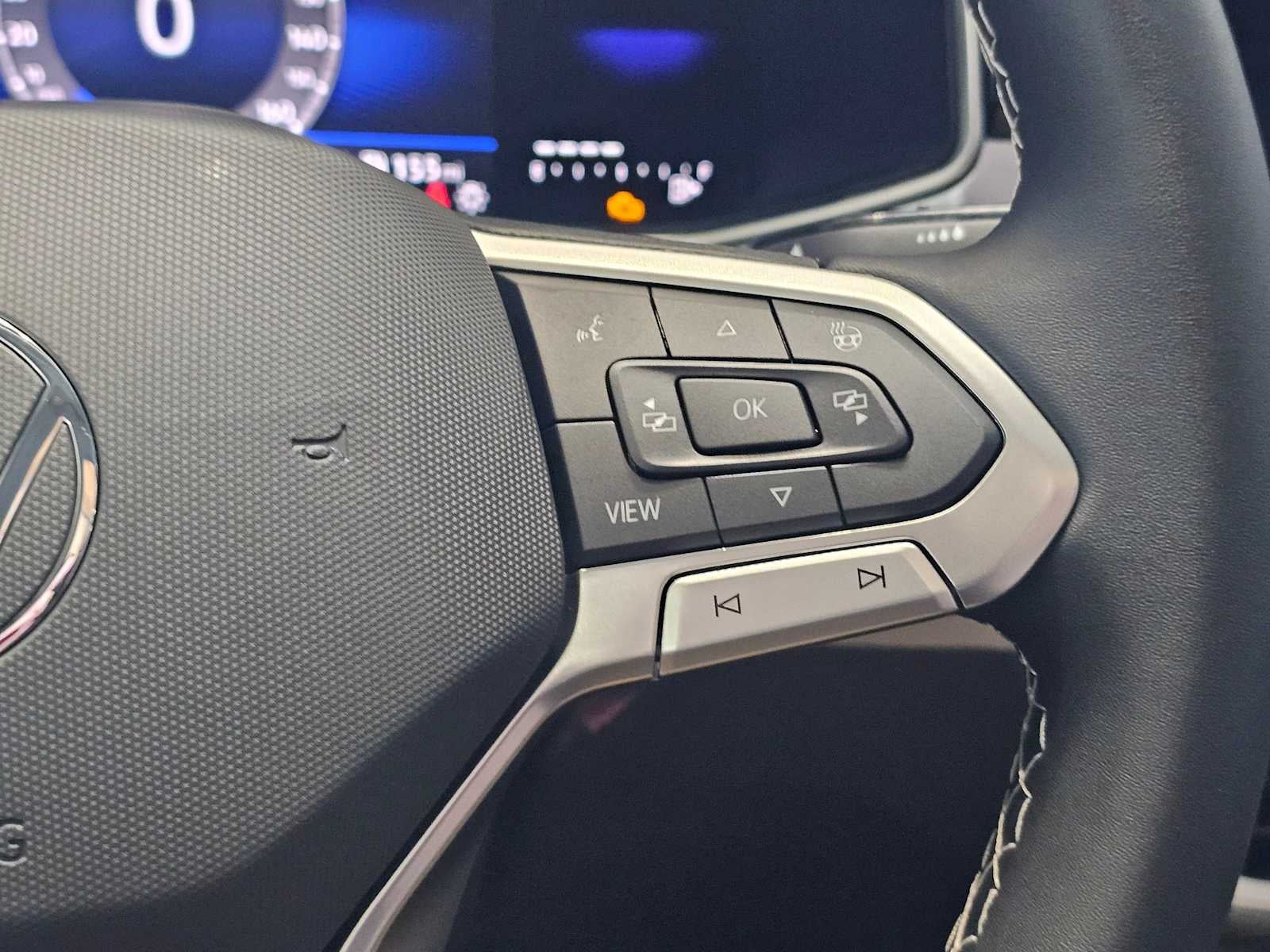 2025 Volkswagen Taos SE 4MOTION