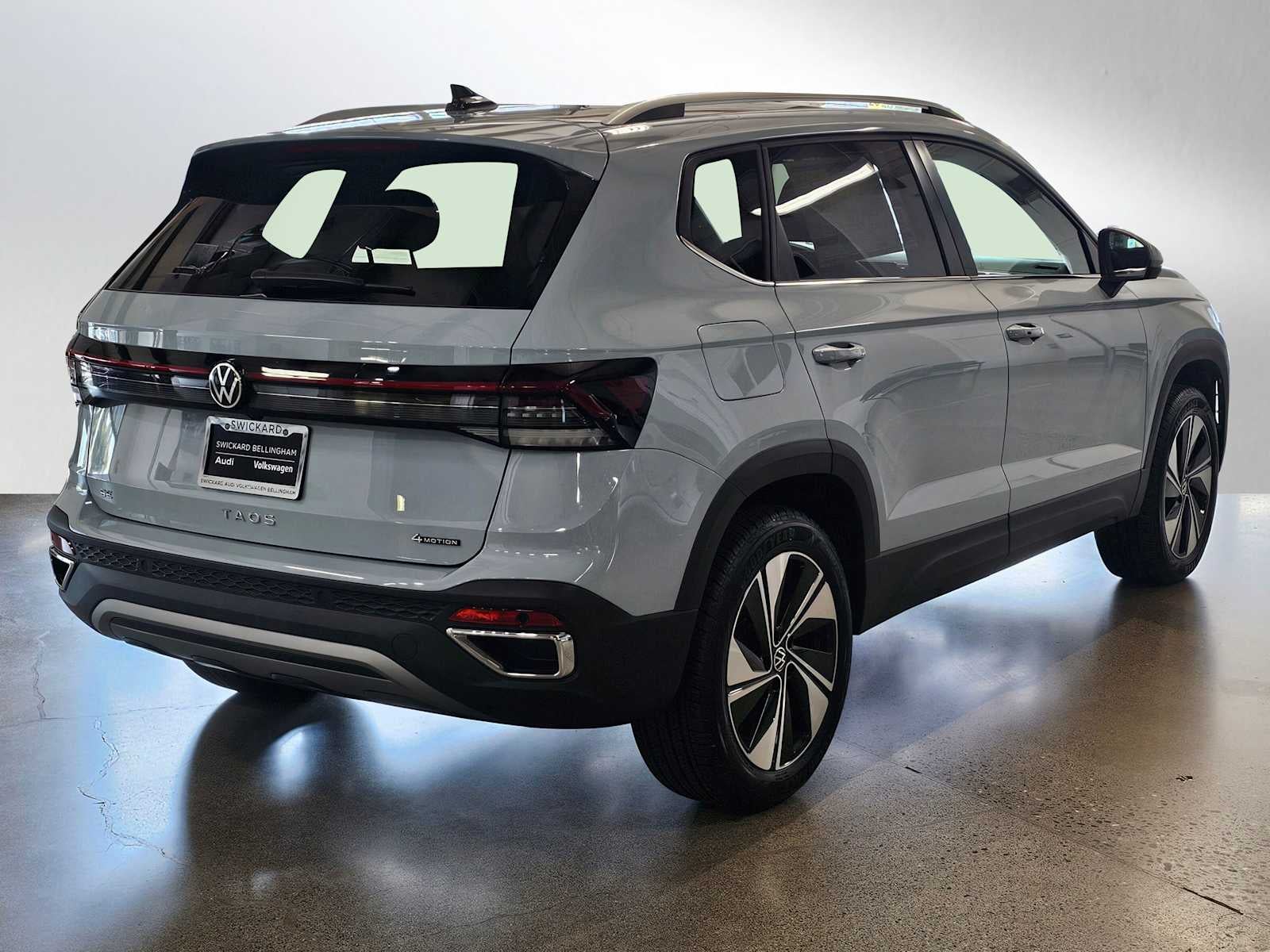 2025 Volkswagen Taos SE 4MOTION