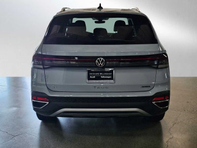 2025 Volkswagen Taos SE 4MOTION