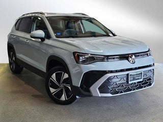 2025 Volkswagen Taos SE 4MOTION