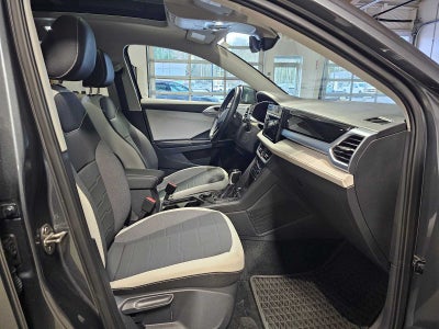 2025 Volkswagen Taos SE 4MOTION