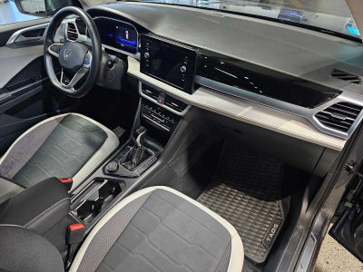 2025 Volkswagen Taos SE 4MOTION