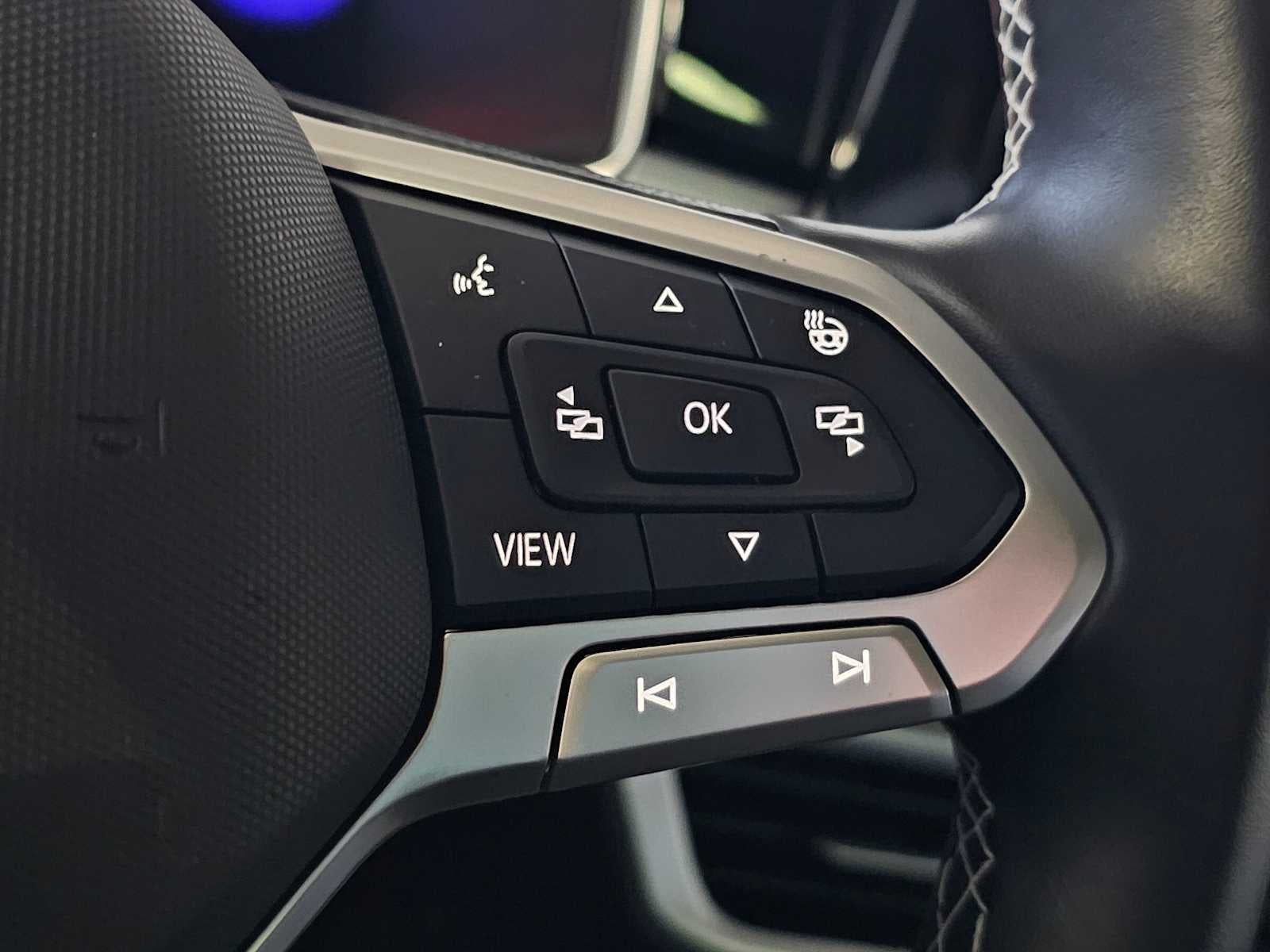 2025 Volkswagen Taos SE 4MOTION