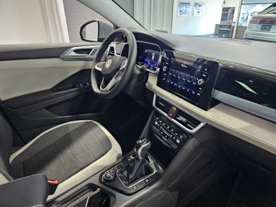 2025 Volkswagen Taos SE 4MOTION