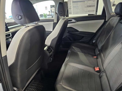 2025 Volkswagen Taos SE 4MOTION