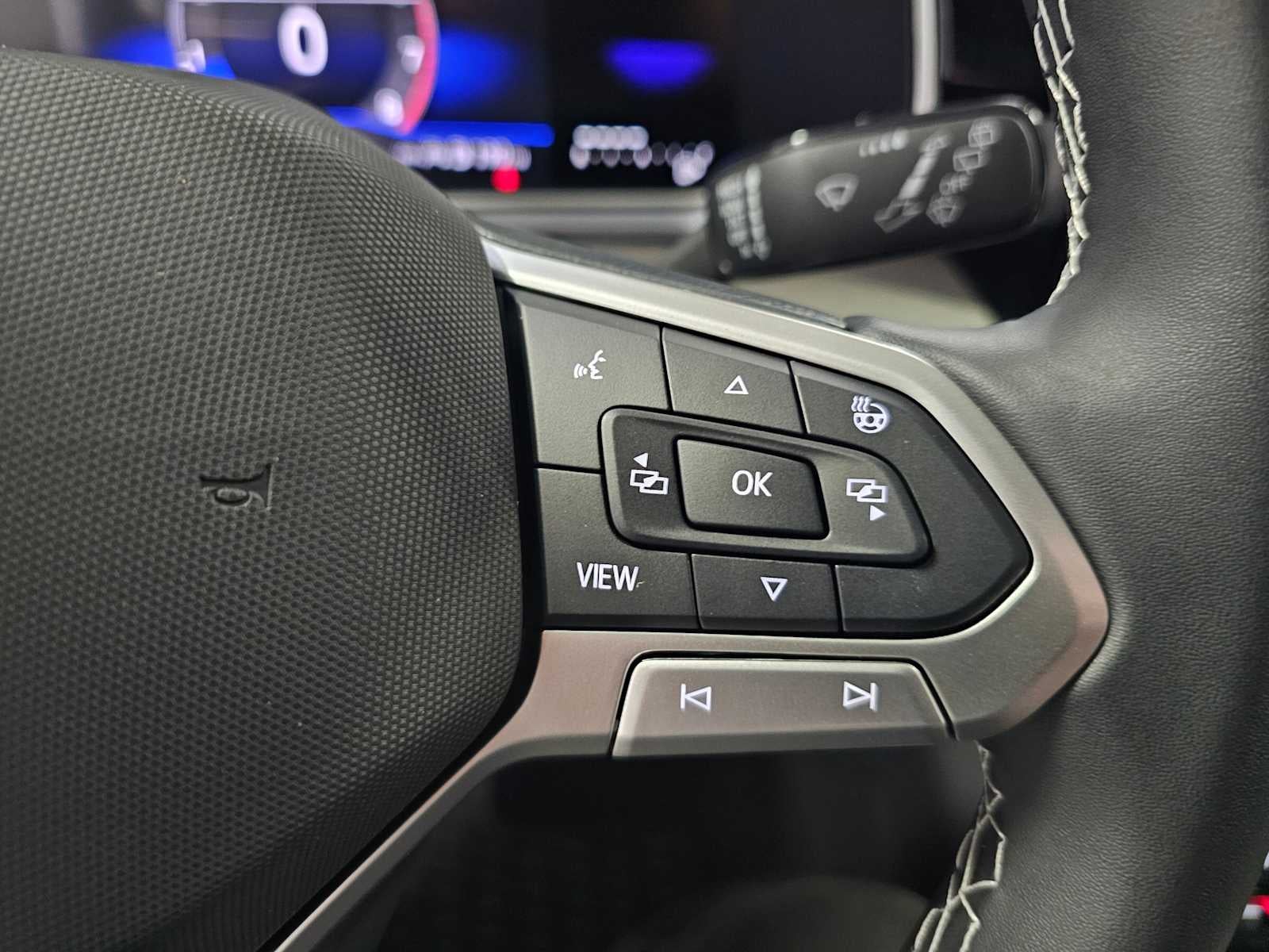 2025 Volkswagen Taos SE 4MOTION