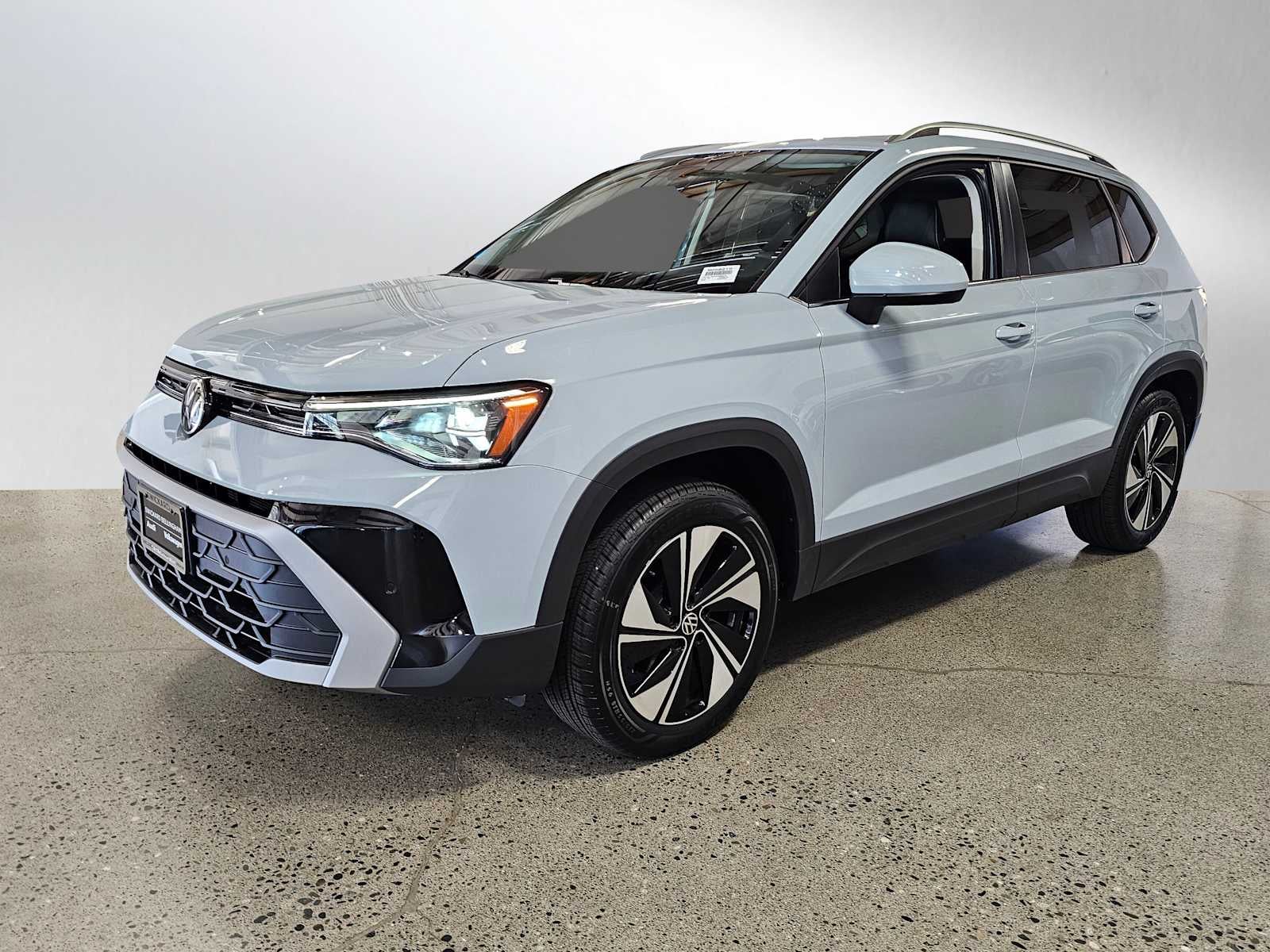 2025 Volkswagen Taos SE 4MOTION