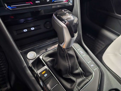 2025 Volkswagen Taos SE 4MOTION