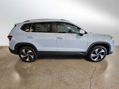 2025 Volkswagen Taos SE 4MOTION