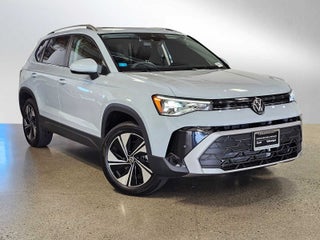 2025 Volkswagen Taos SE 4MOTION