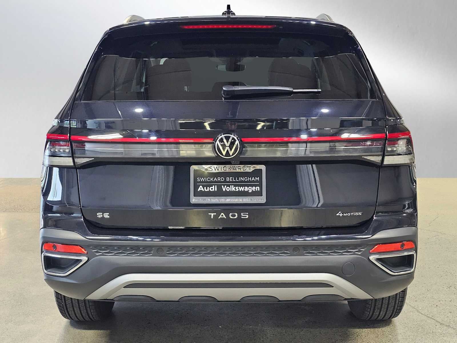 2025 Volkswagen Taos SE 4MOTION