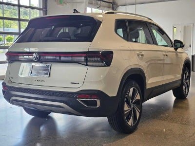 2025 Volkswagen Taos SE 4MOTION