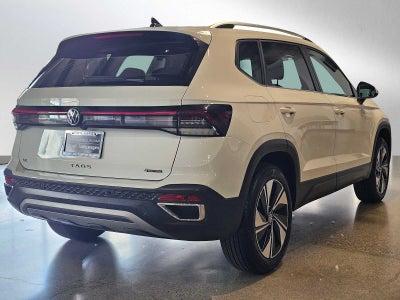 2025 Volkswagen Taos SE 4MOTION