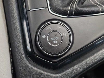 2025 Volkswagen Taos SE 4MOTION
