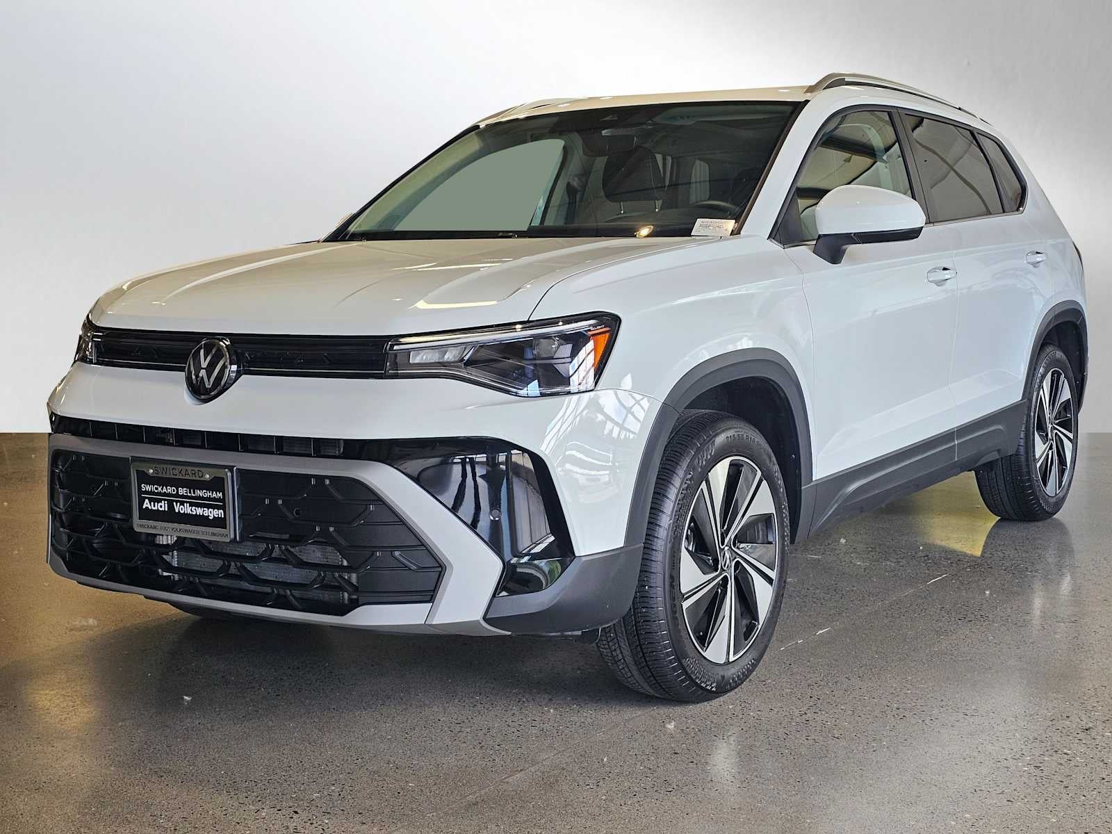 2025 Volkswagen Taos SE 4MOTION