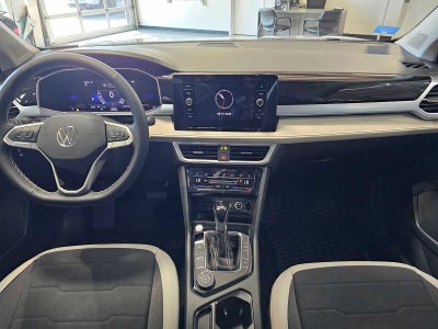 2025 Volkswagen Taos SE 4MOTION