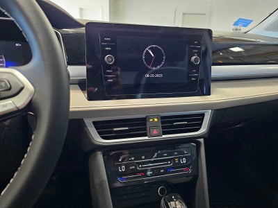 2025 Volkswagen Taos SE 4MOTION