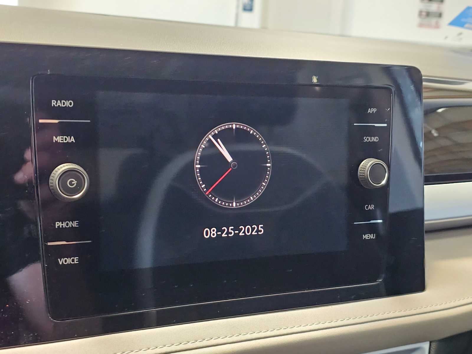 2025 Volkswagen Taos SE 4MOTION