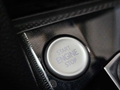 2025 Volkswagen Taos SE 4MOTION