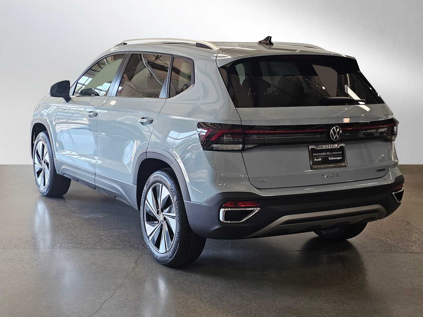 2025 Volkswagen Taos SE 4MOTION